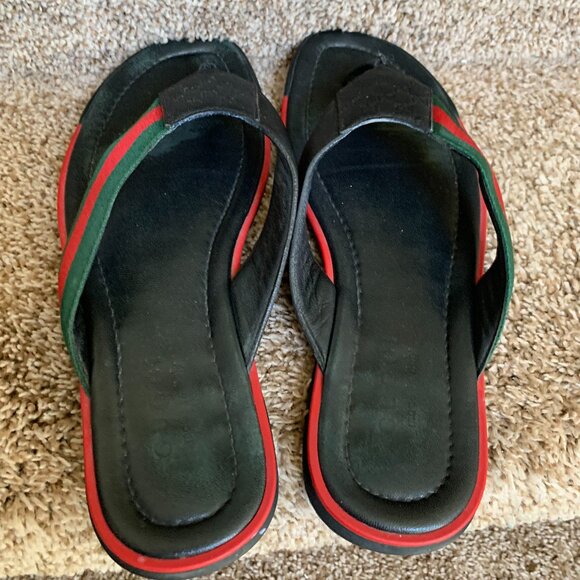 Gucci Men\'s Black Leather Thong Sandals. main image 8